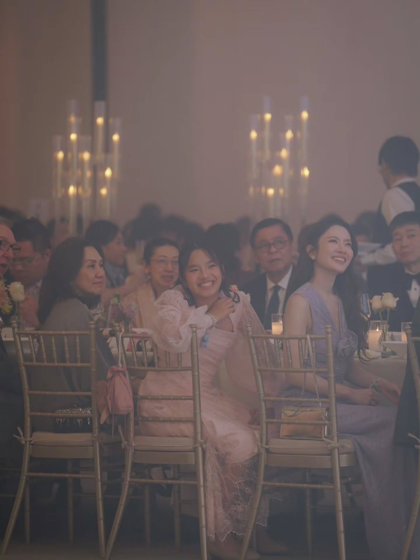 แอฟ - ทักษอร ภักดิ์สุขเจริญ