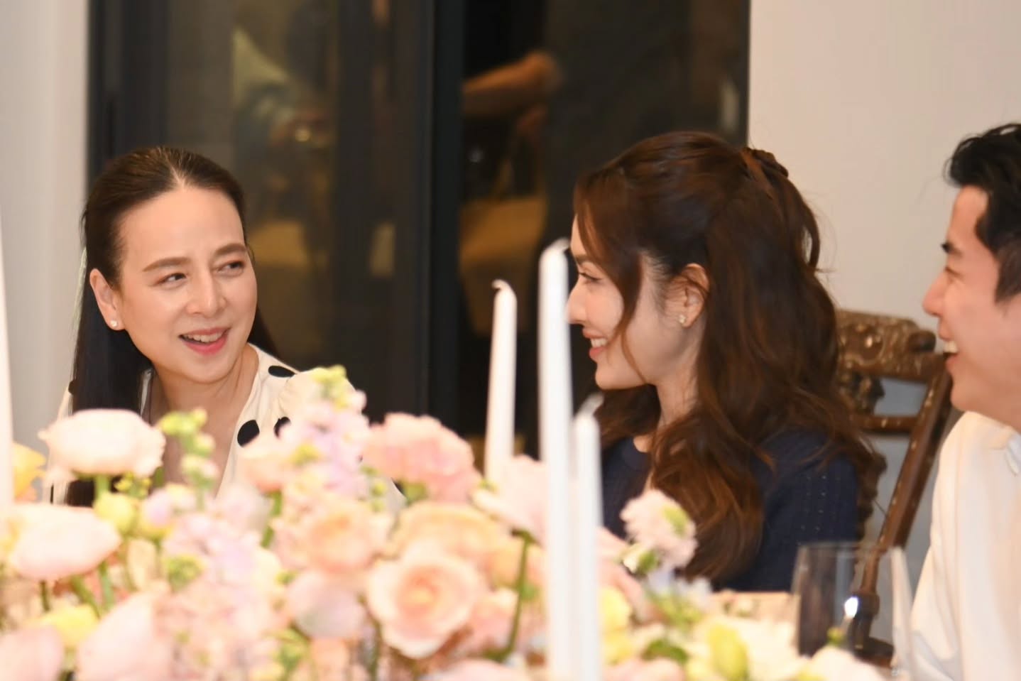 แอฟ - ทักษอร ภักดิ์สุขเจริญ