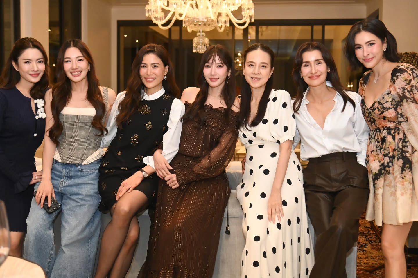 แอฟ - ทักษอร ภักดิ์สุขเจริญ