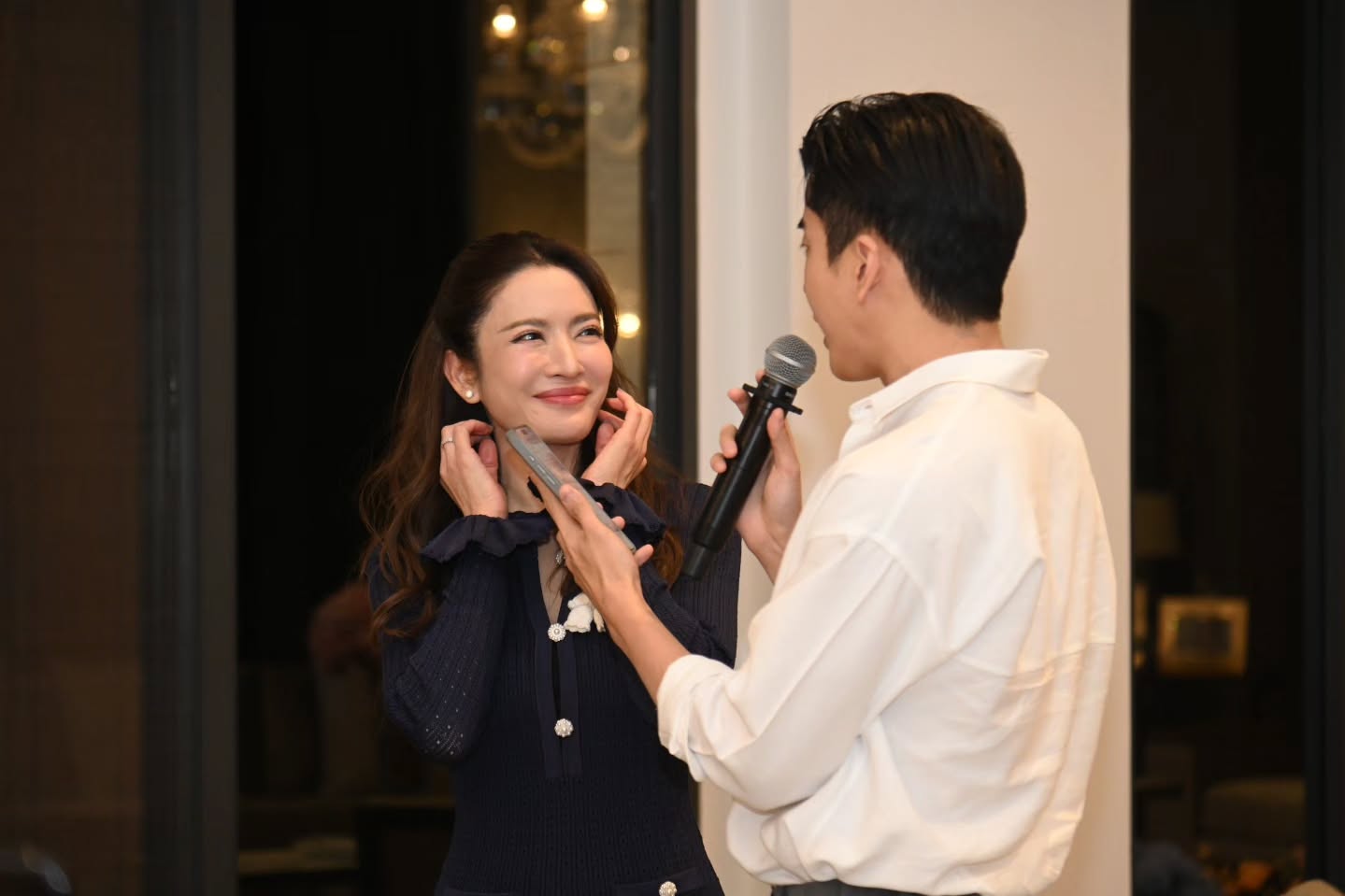 แอฟ - ทักษอร ภักดิ์สุขเจริญ