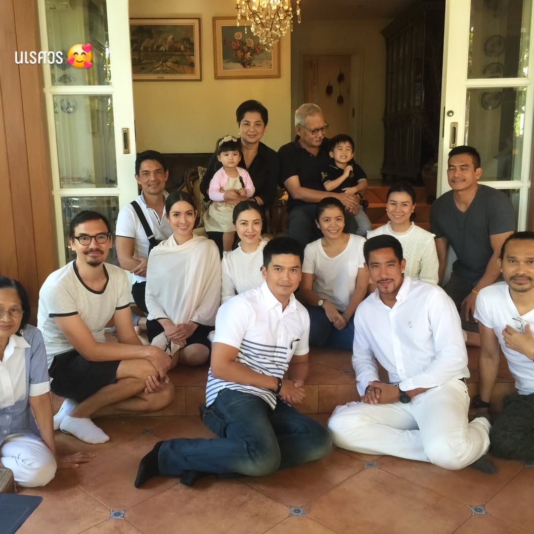 แอฟ - ทักษอร ภักดิ์สุขเจริญ