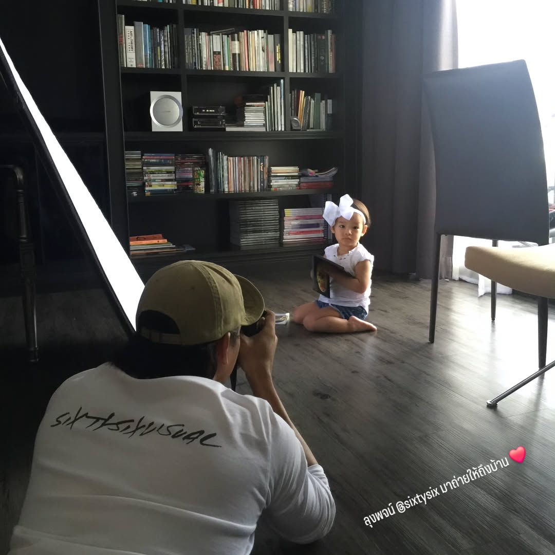 แอฟ - ทักษอร ภักดิ์สุขเจริญ