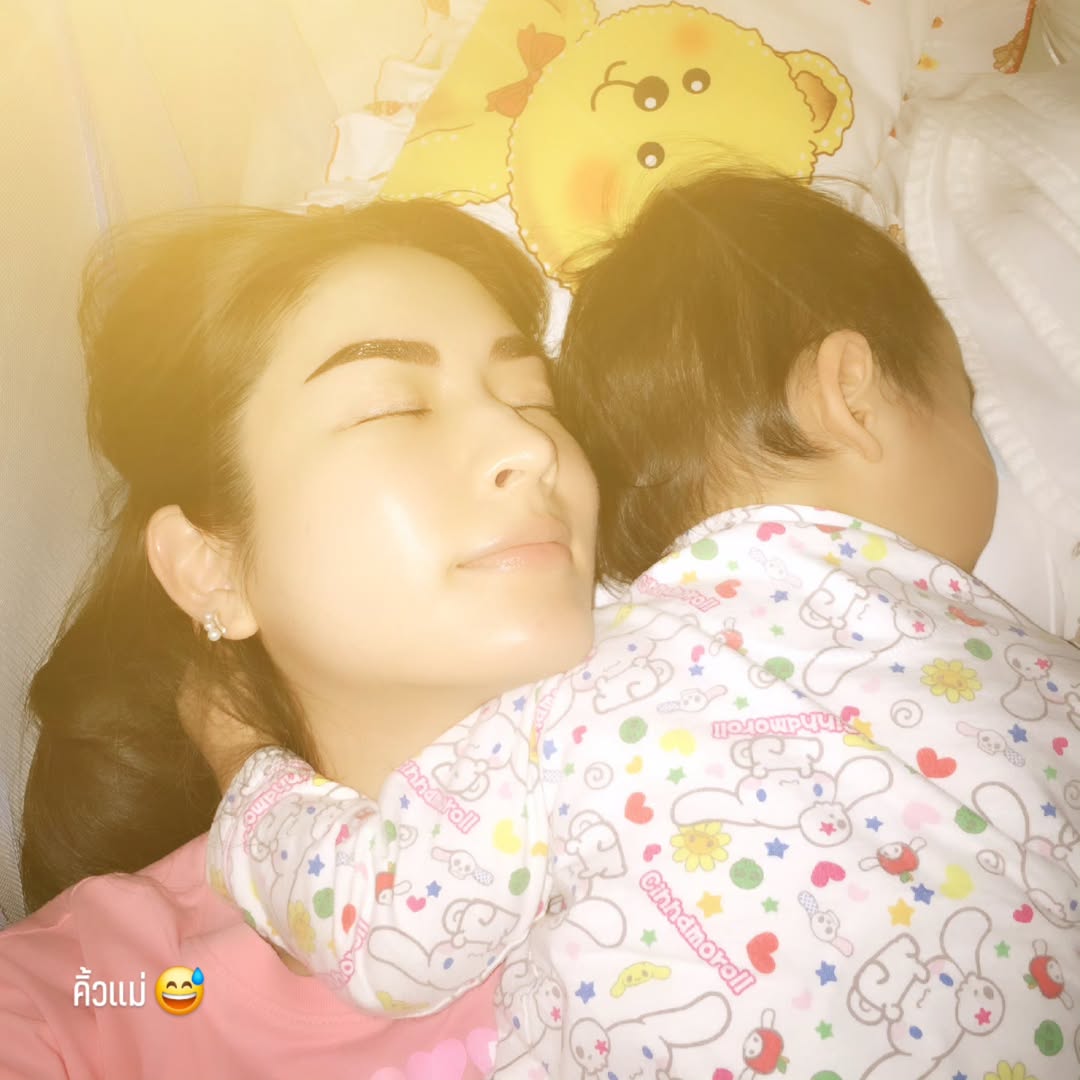 แอฟ - ทักษอร ภักดิ์สุขเจริญ