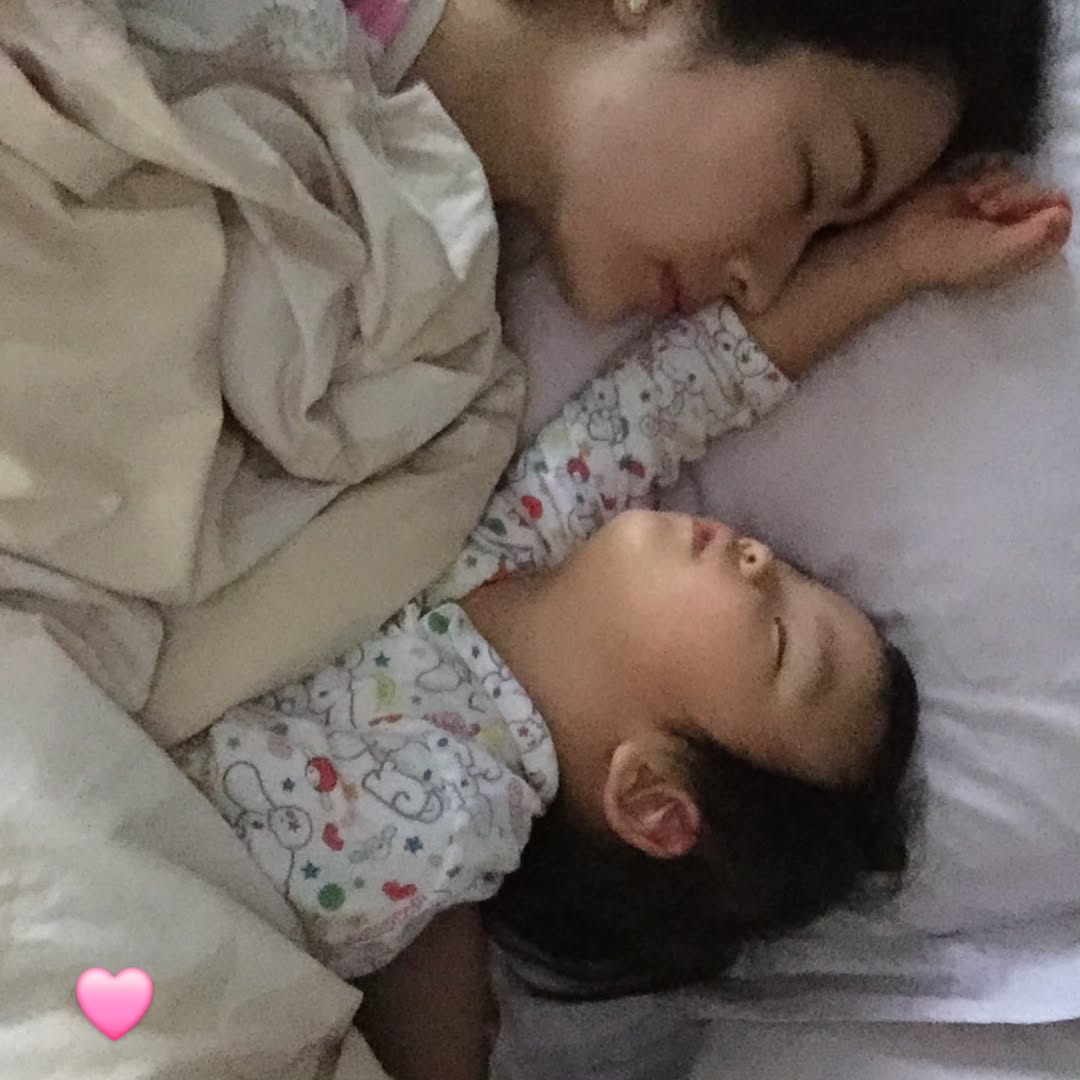 แอฟ - ทักษอร ภักดิ์สุขเจริญ