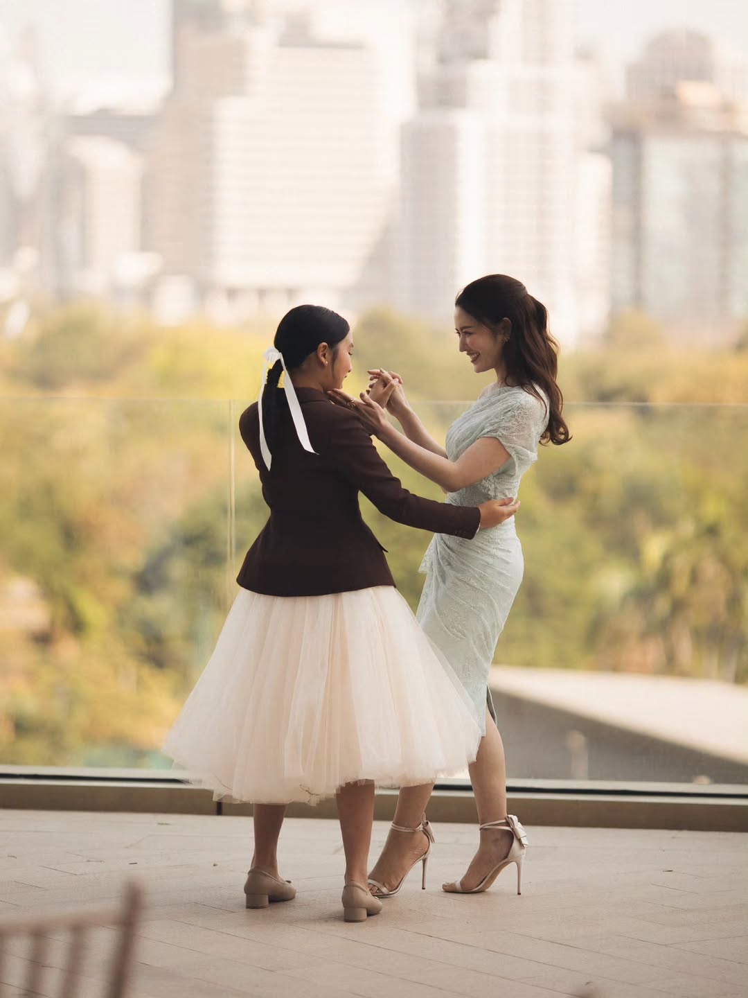 แอฟ - ทักษอร ภักดิ์สุขเจริญ