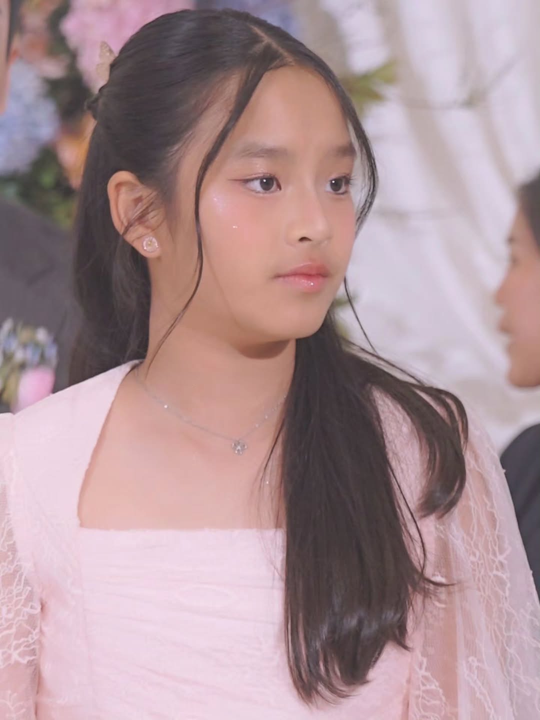 แอฟ - ทักษอร ภักดิ์สุขเจริญ