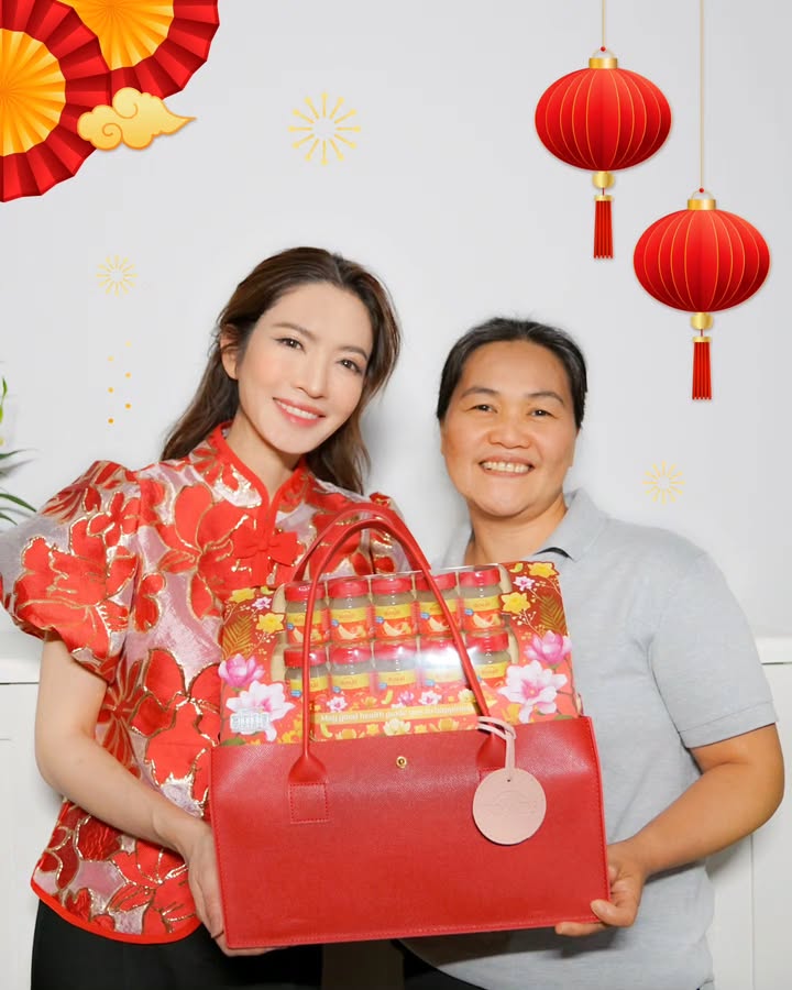 แอฟ - ทักษอร ภักดิ์สุขเจริญ