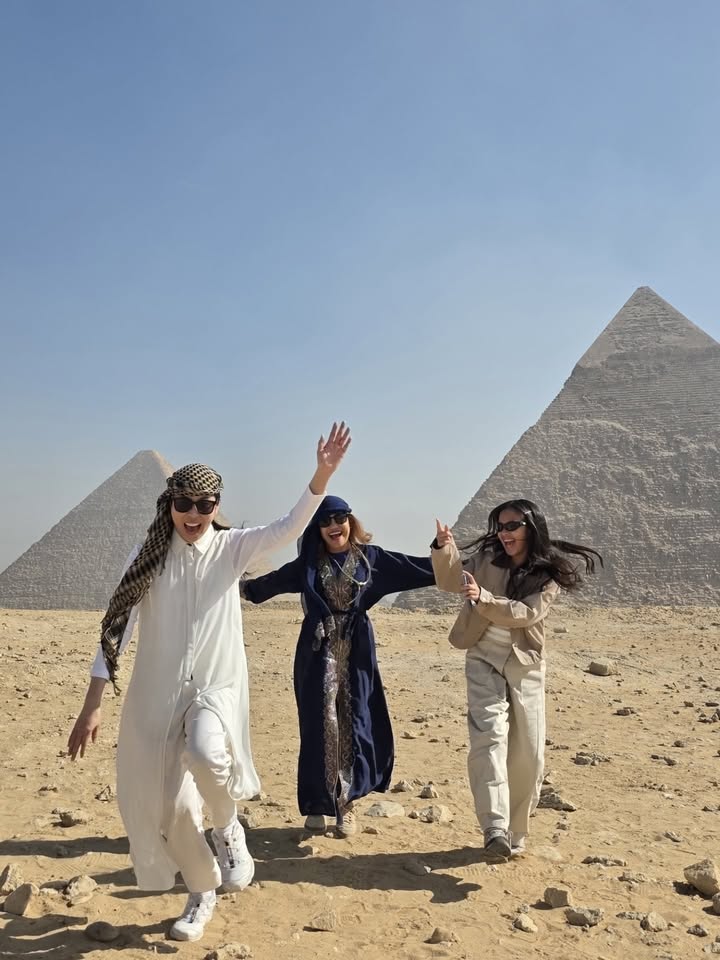 แอฟ - ทักษอร ภักดิ์สุขเจริญ