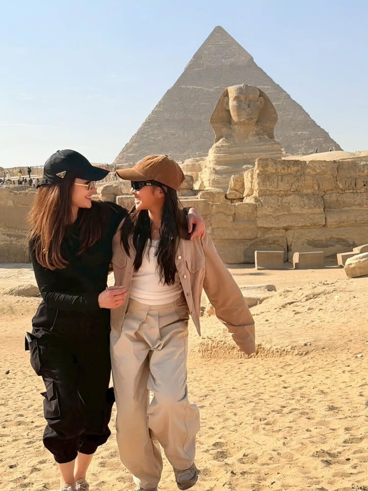 แอฟ - ทักษอร ภักดิ์สุขเจริญ