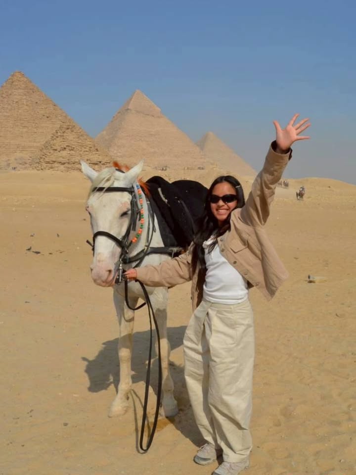 แอฟ - ทักษอร ภักดิ์สุขเจริญ