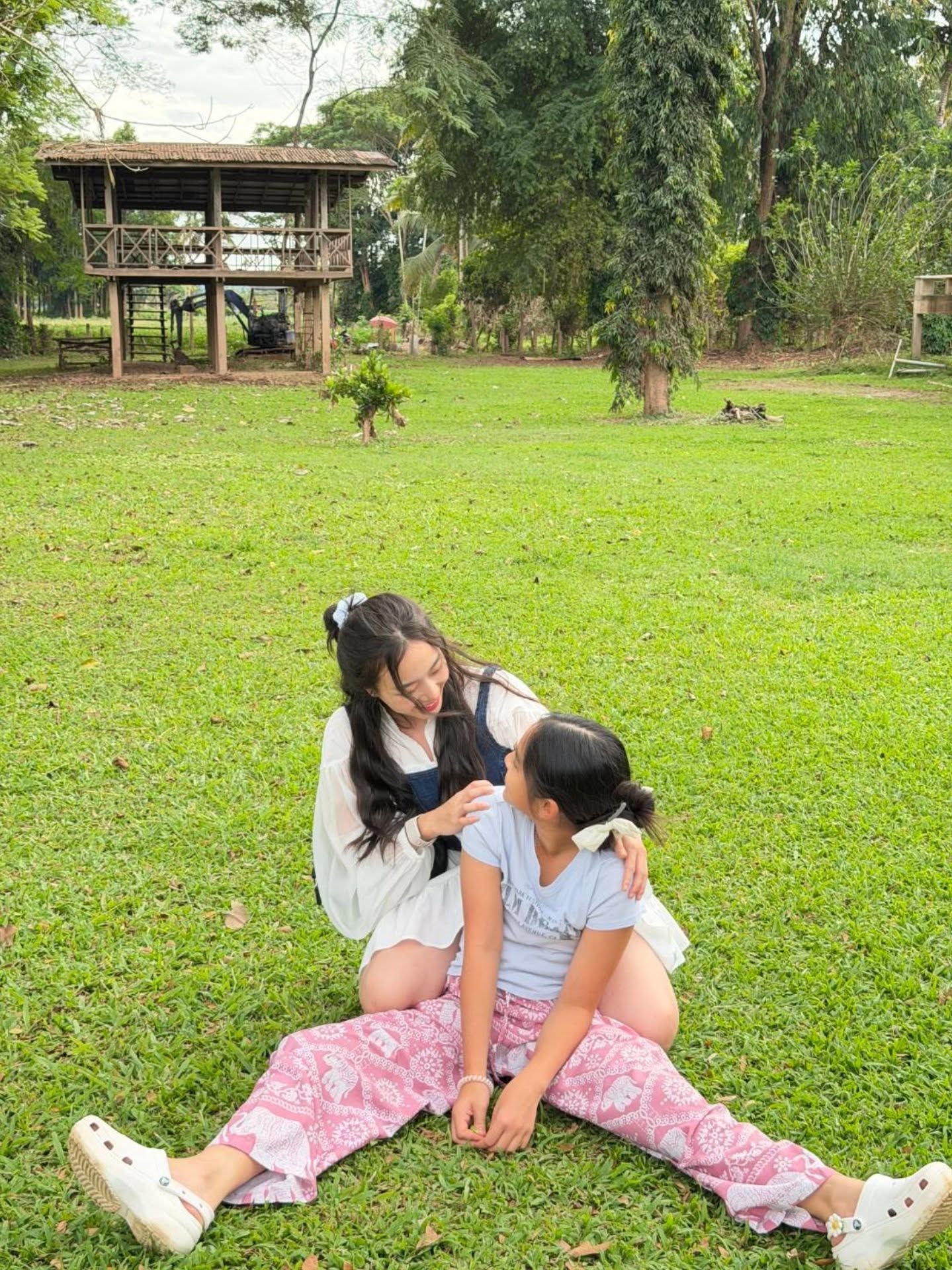 แอฟ - ทักษอร ภักดิ์สุขเจริญ