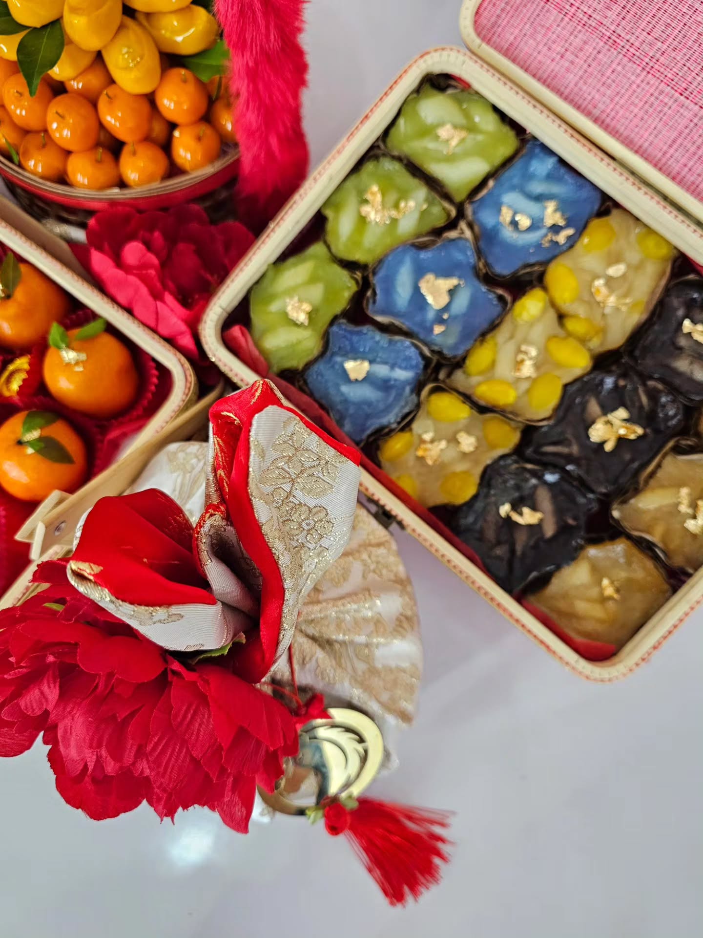 แอฟ - ทักษอร ภักดิ์สุขเจริญ