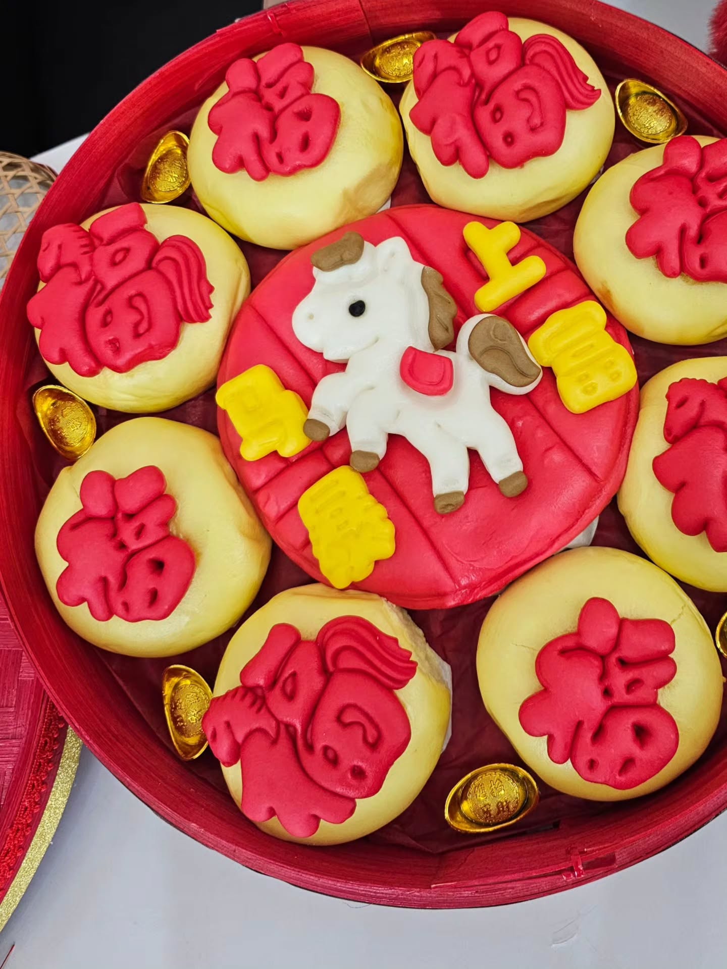 แอฟ - ทักษอร ภักดิ์สุขเจริญ