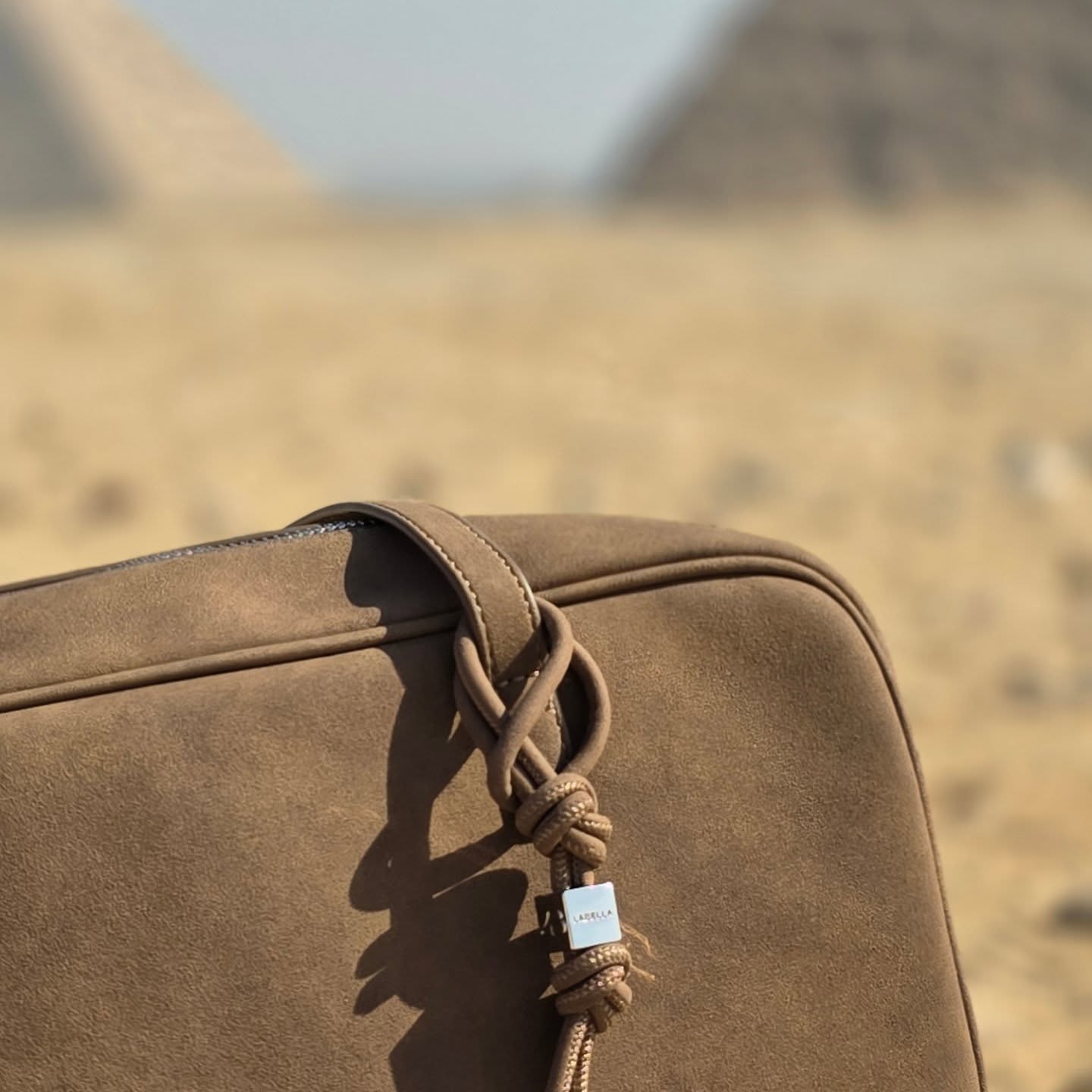 แอฟ - ทักษอร ภักดิ์สุขเจริญ