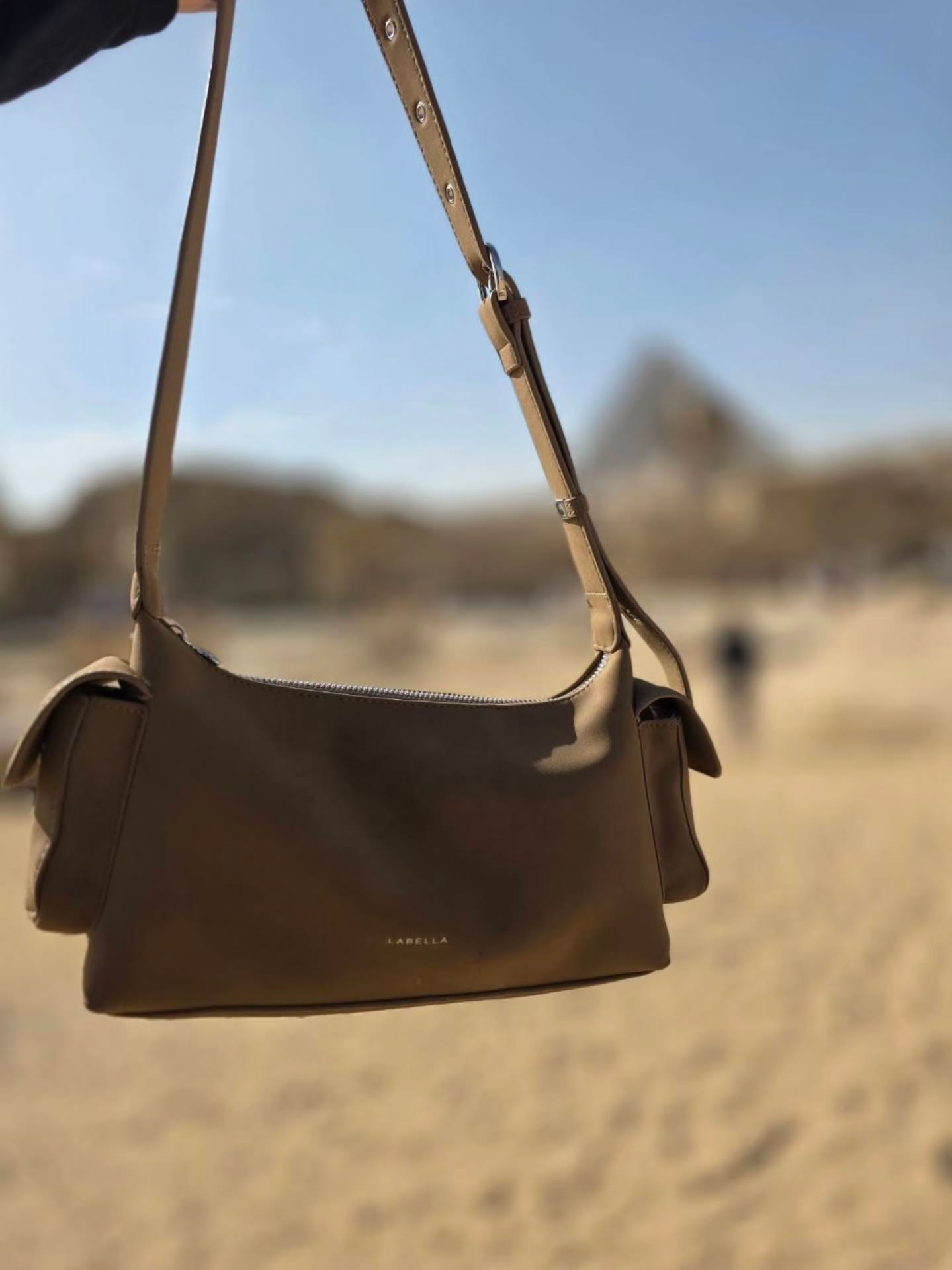 แอฟ - ทักษอร ภักดิ์สุขเจริญ