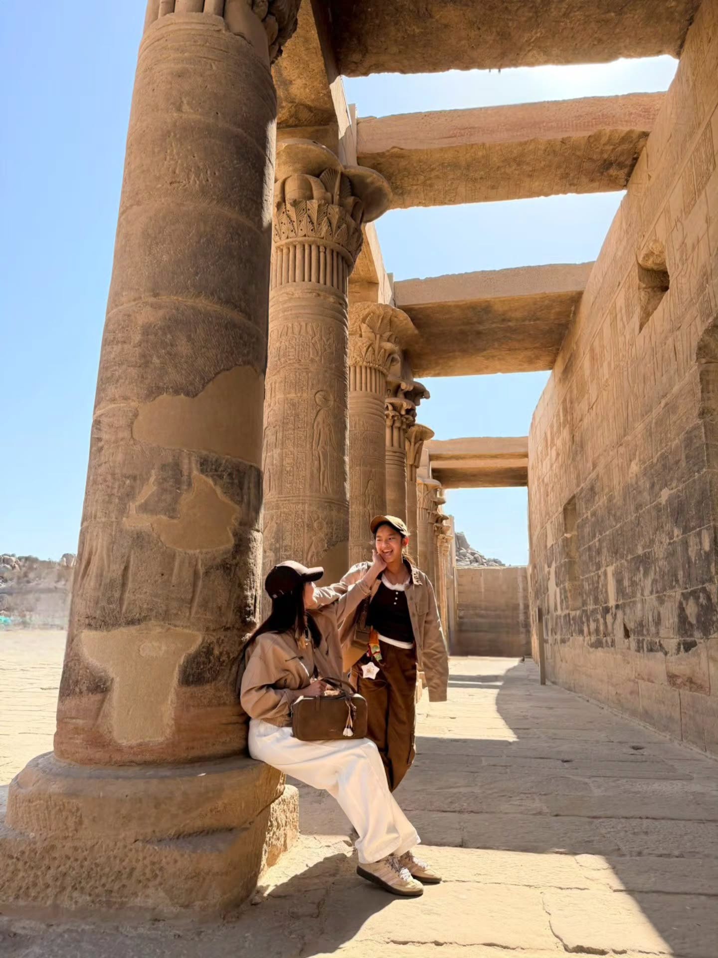 แอฟ - ทักษอร ภักดิ์สุขเจริญ