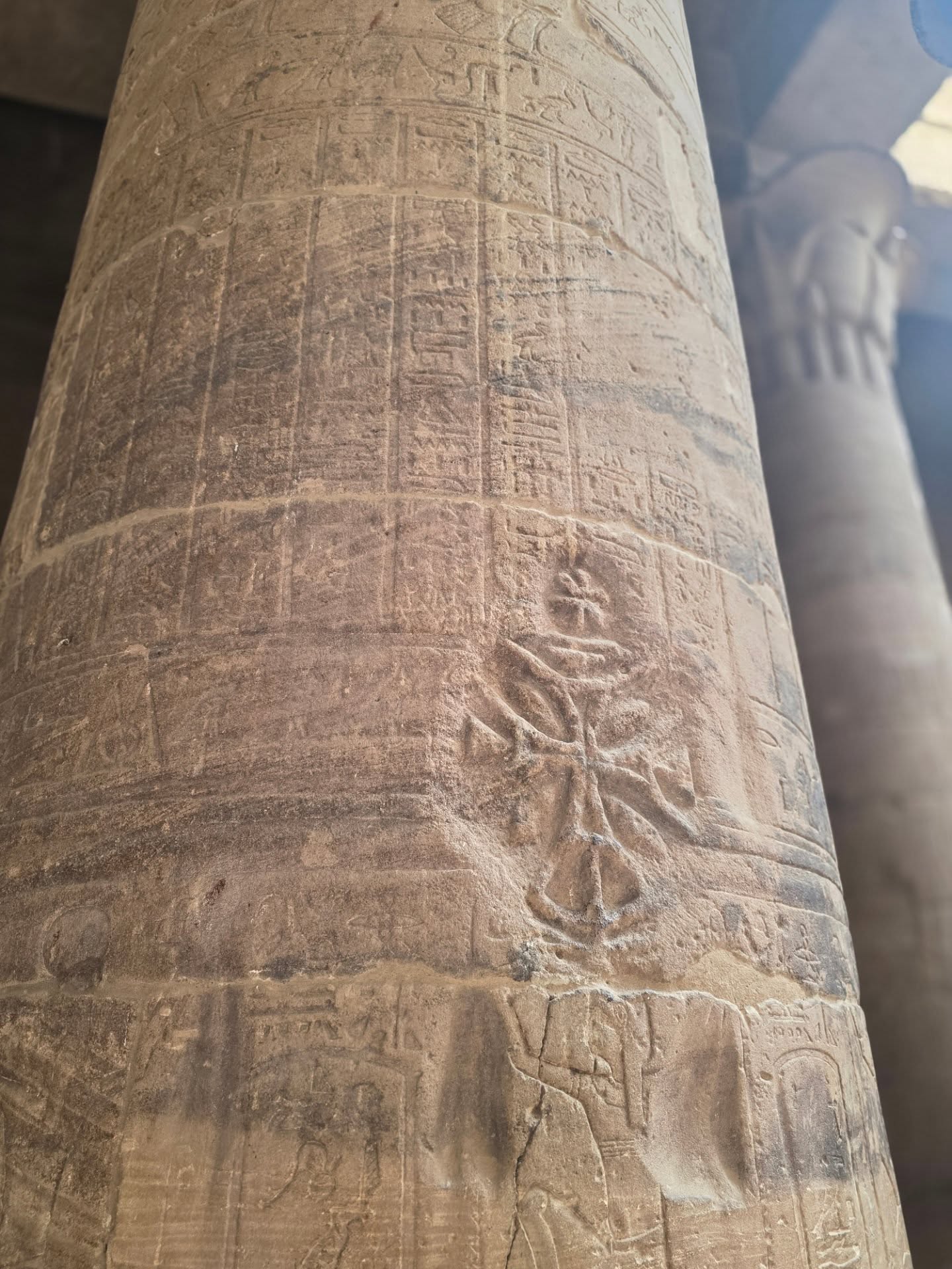 แอฟ - ทักษอร ภักดิ์สุขเจริญ