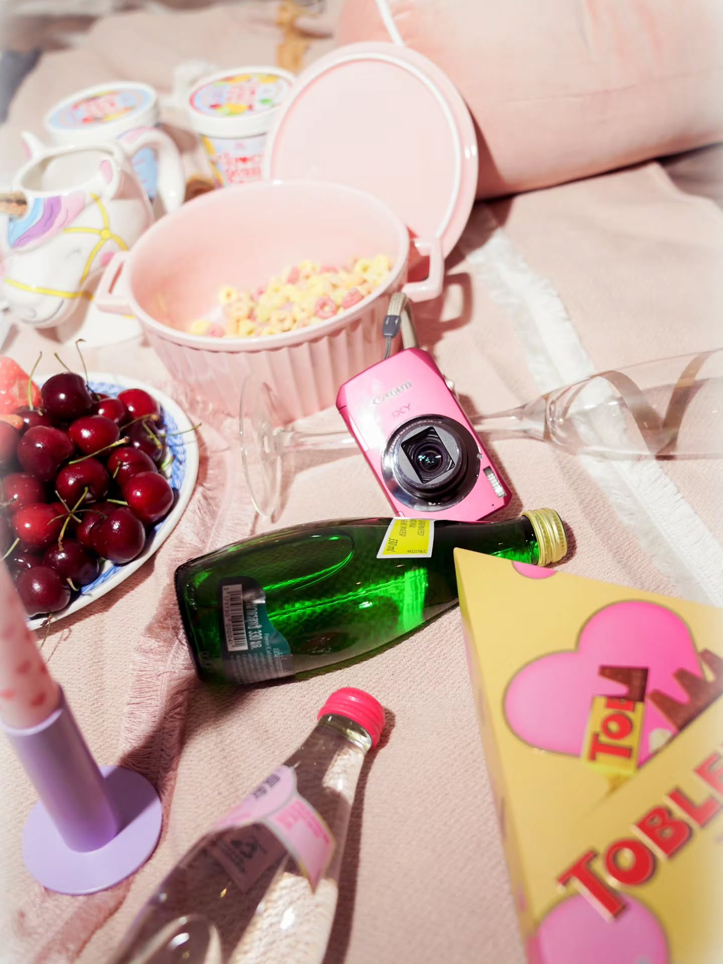 แอฟ - ทักษอร ภักดิ์สุขเจริญ