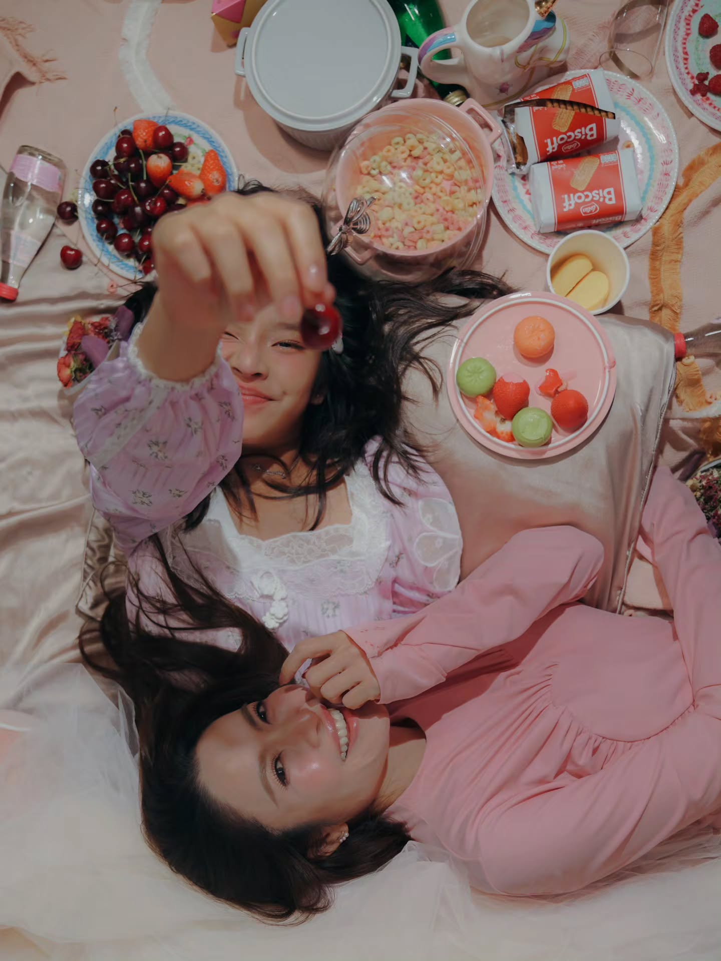 แอฟ - ทักษอร ภักดิ์สุขเจริญ