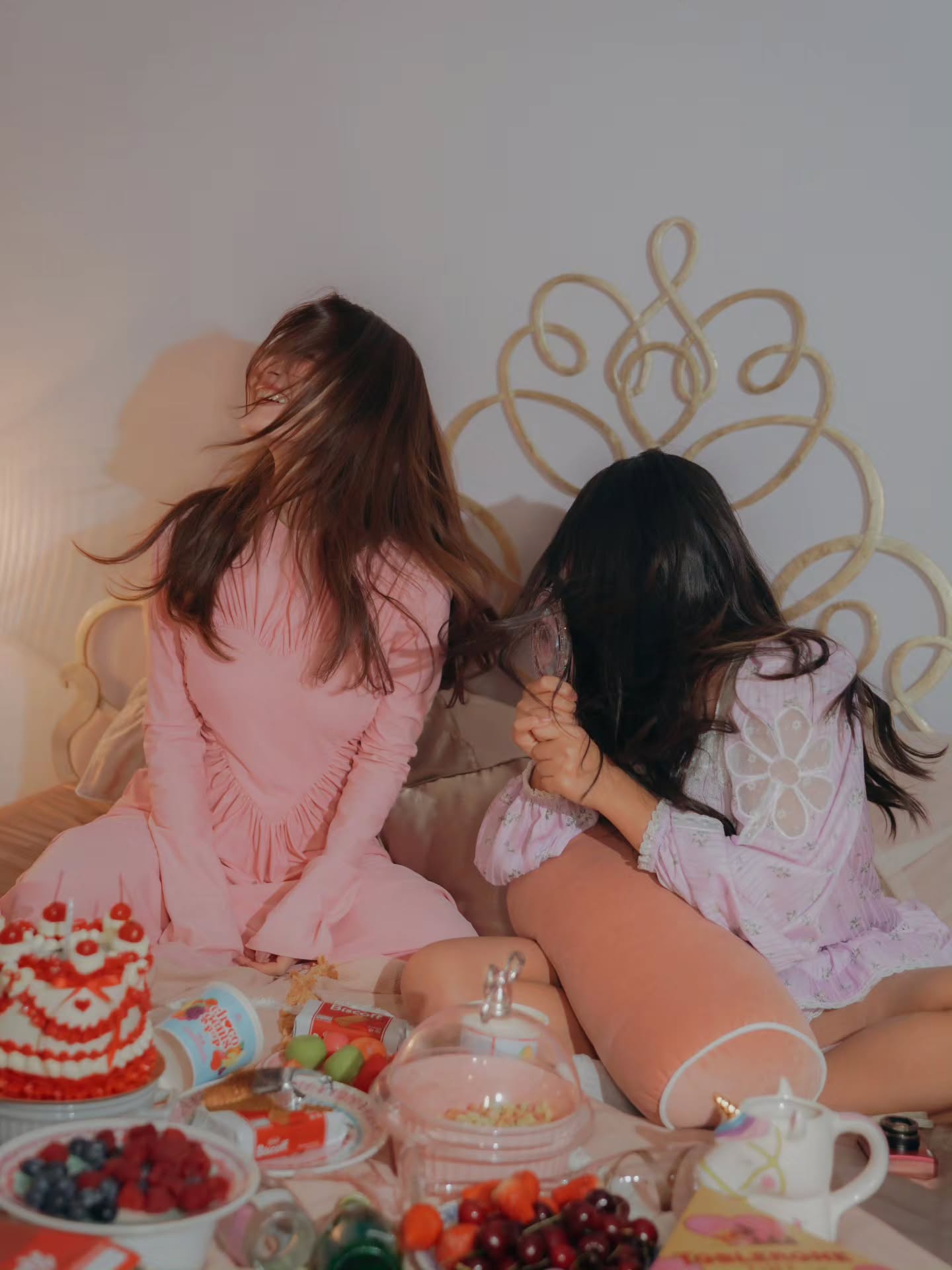 แอฟ - ทักษอร ภักดิ์สุขเจริญ