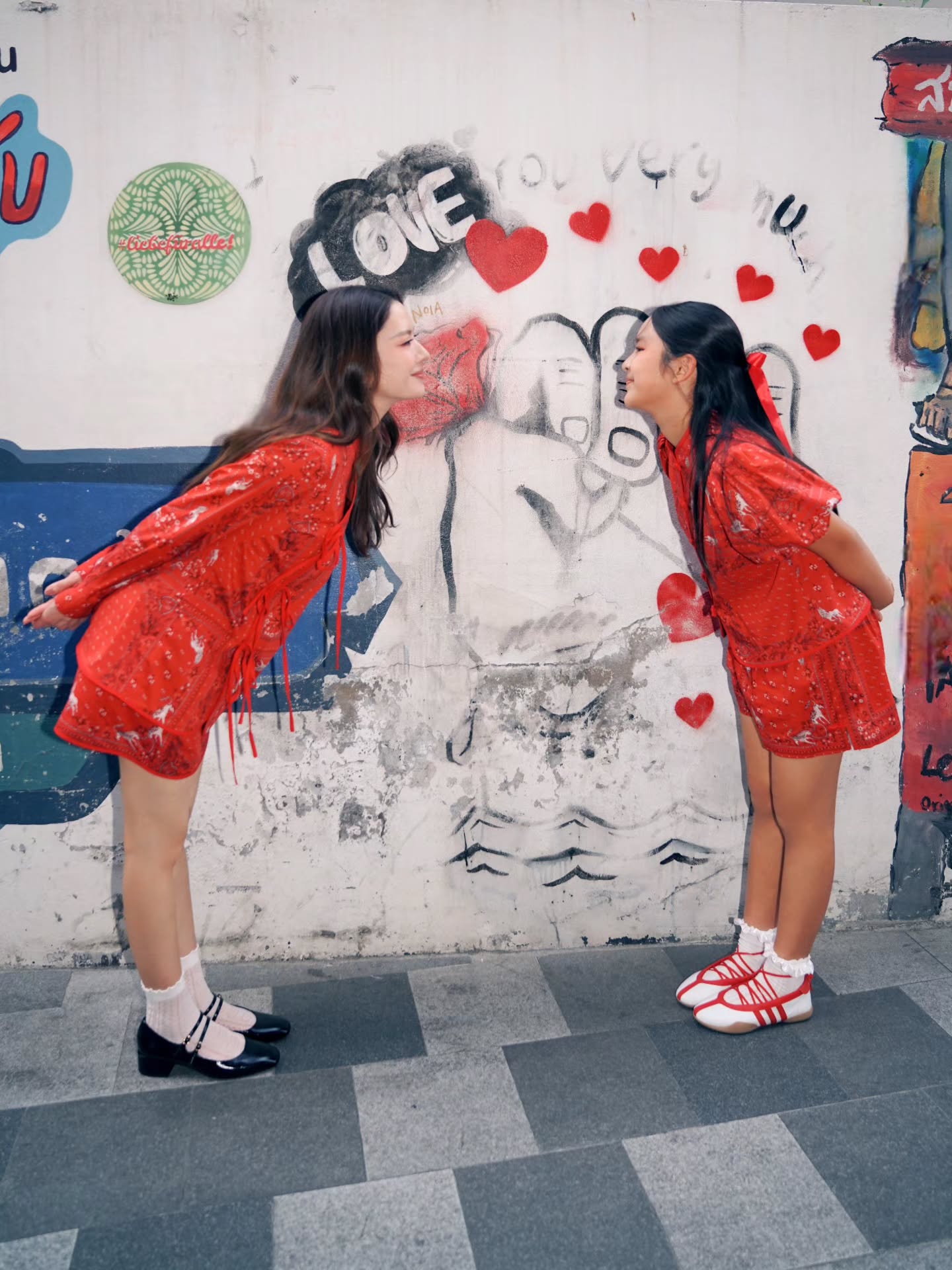 แอฟ - ทักษอร ภักดิ์สุขเจริญ