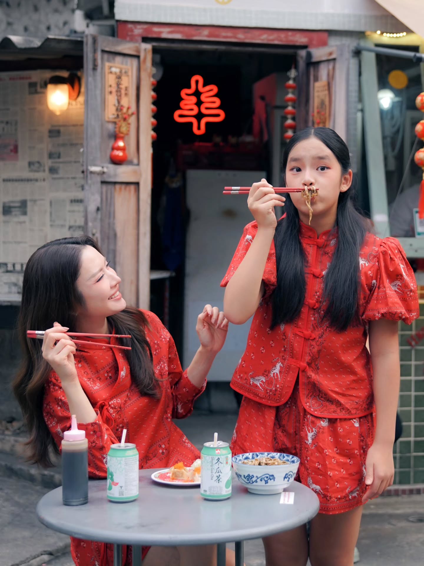 แอฟ - ทักษอร ภักดิ์สุขเจริญ