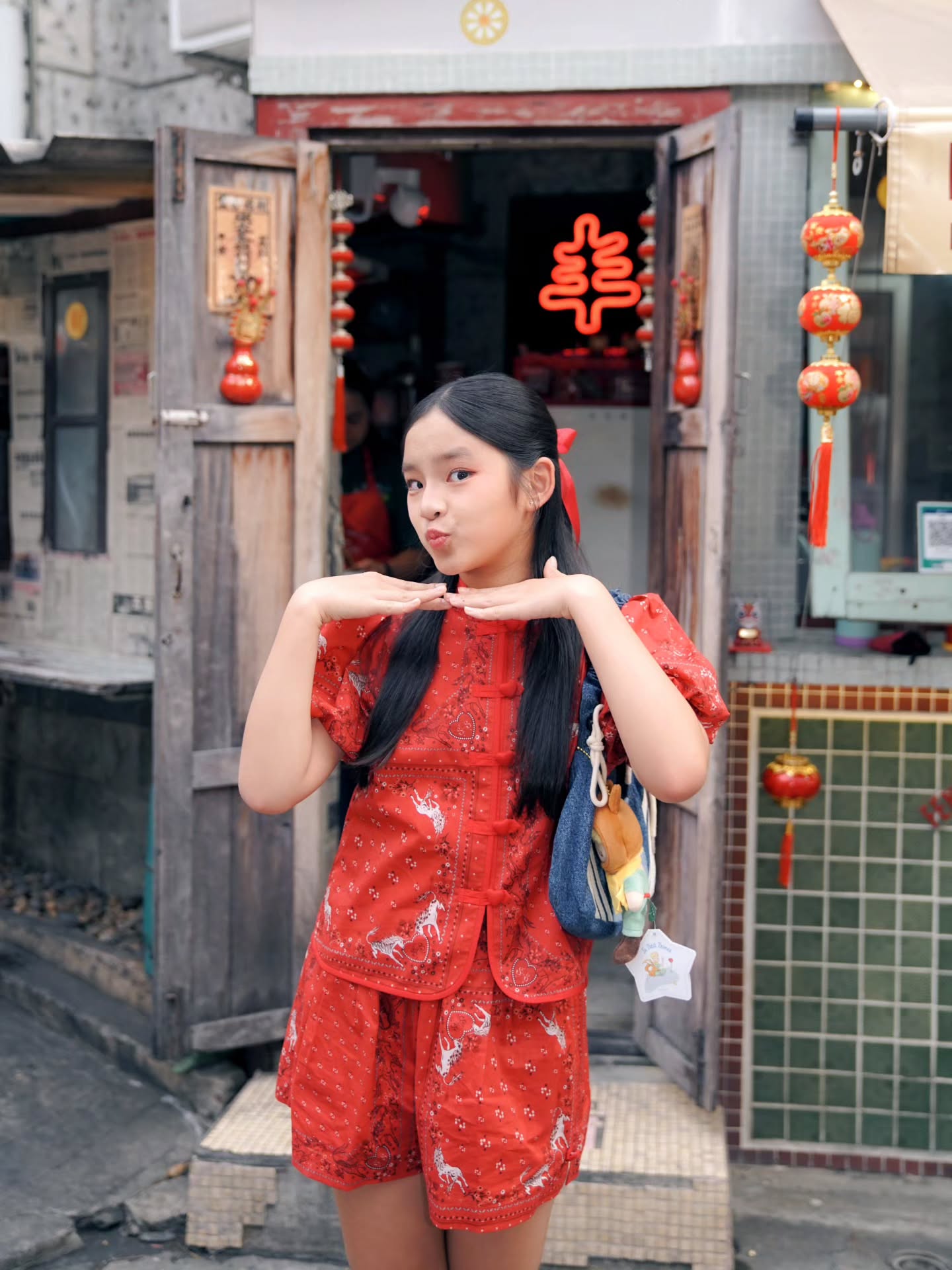 แอฟ - ทักษอร ภักดิ์สุขเจริญ