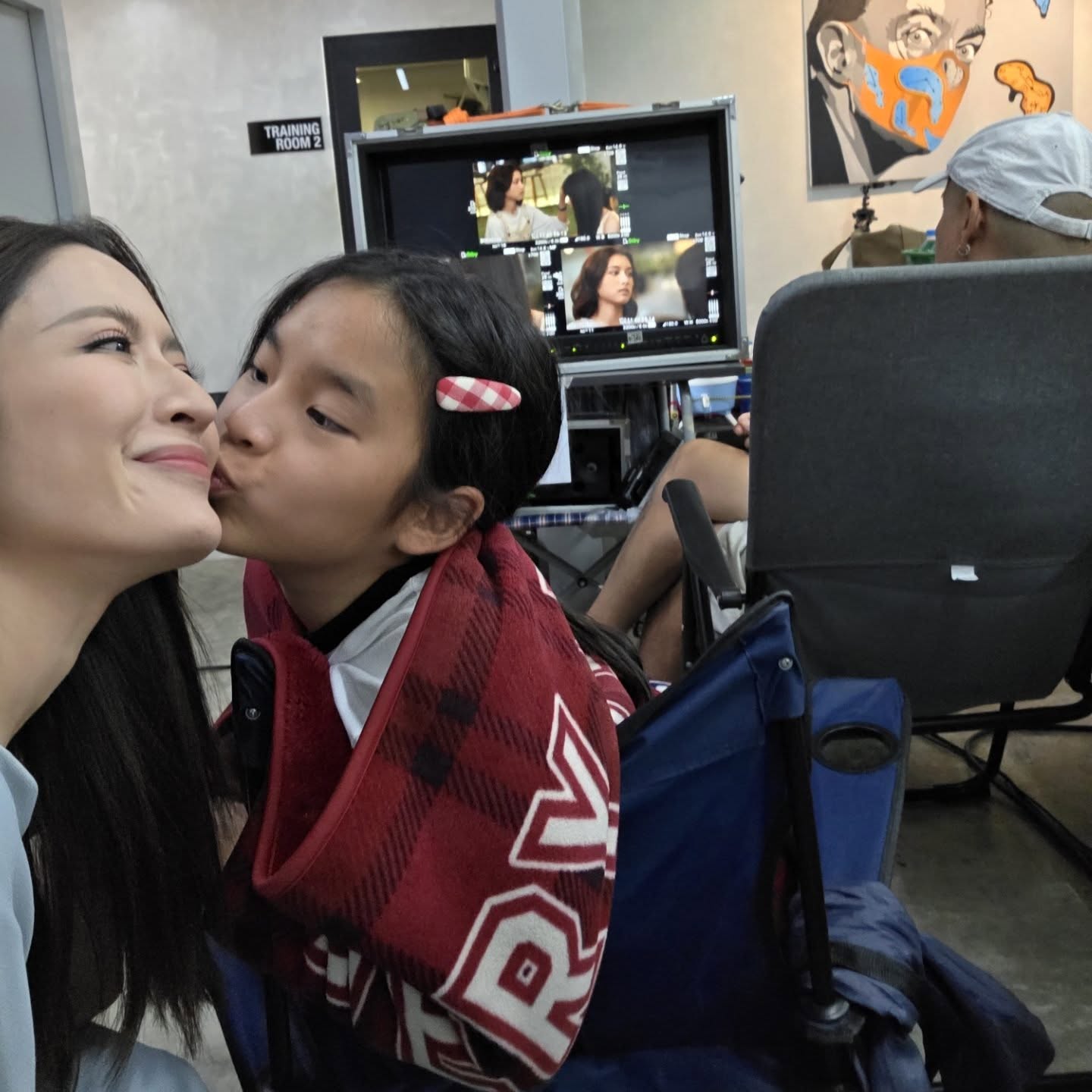 แอฟ - ทักษอร ภักดิ์สุขเจริญ