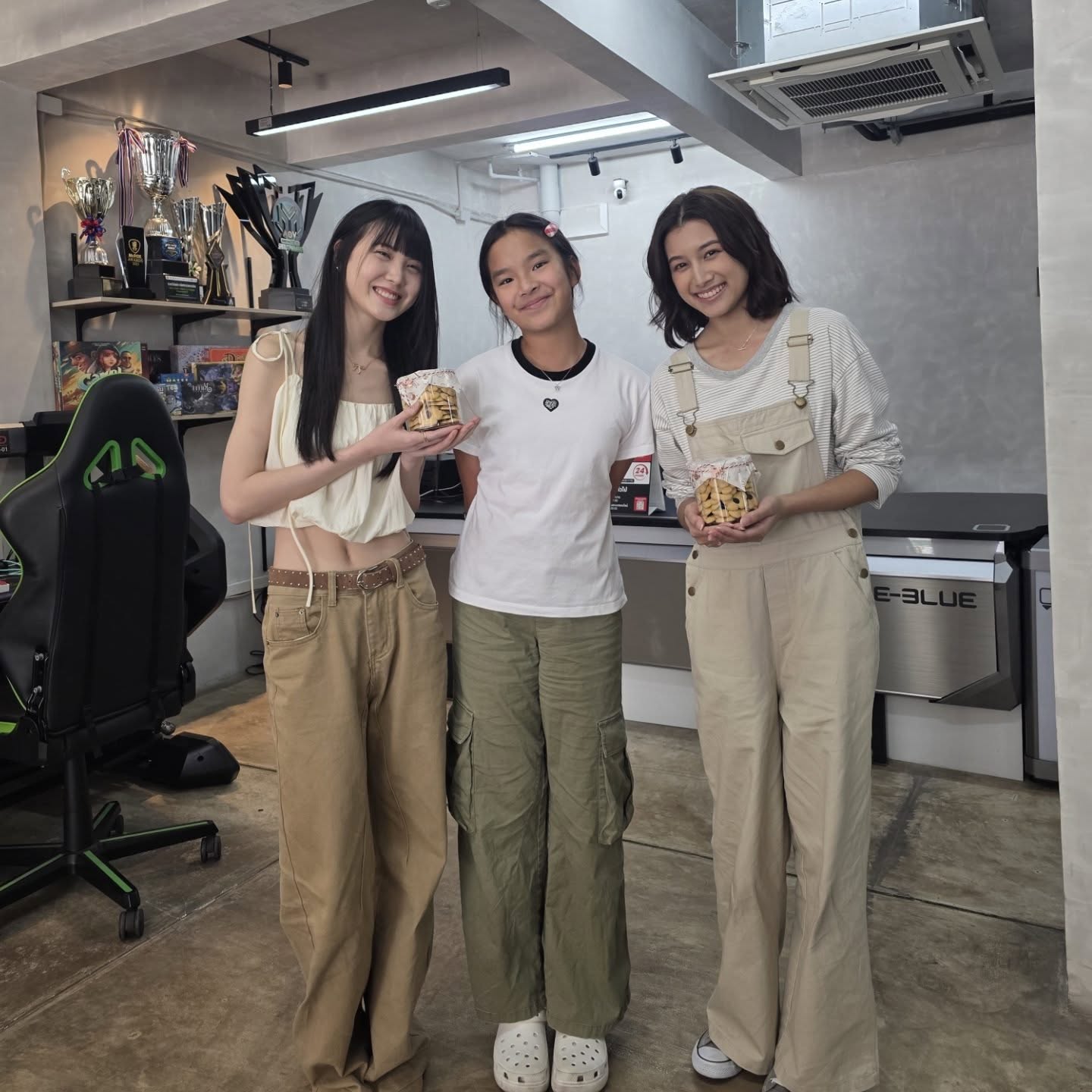 แอฟ - ทักษอร ภักดิ์สุขเจริญ