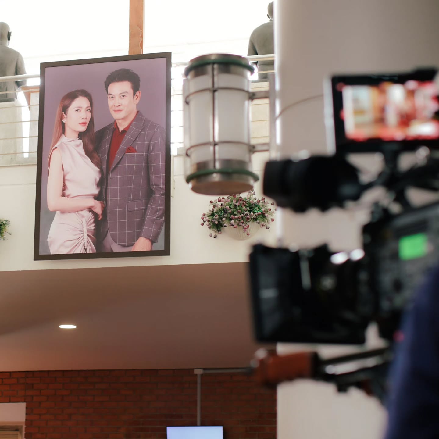 แอฟ - ทักษอร ภักดิ์สุขเจริญ