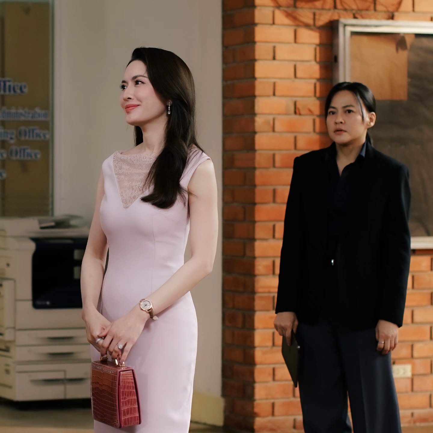 แอฟ - ทักษอร ภักดิ์สุขเจริญ