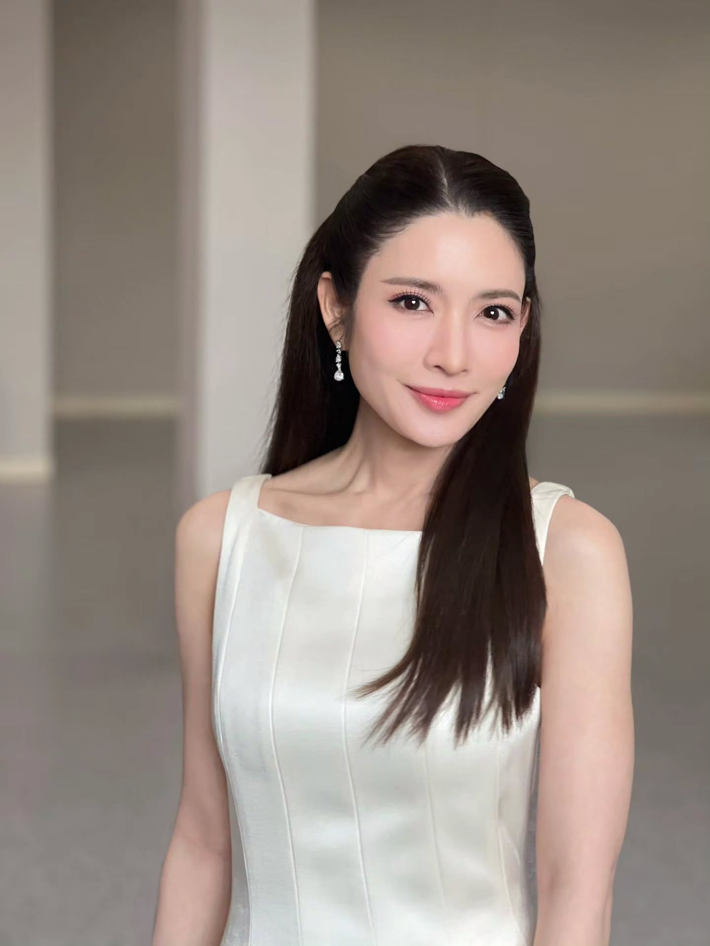 แอฟ - ทักษอร ภักดิ์สุขเจริญ