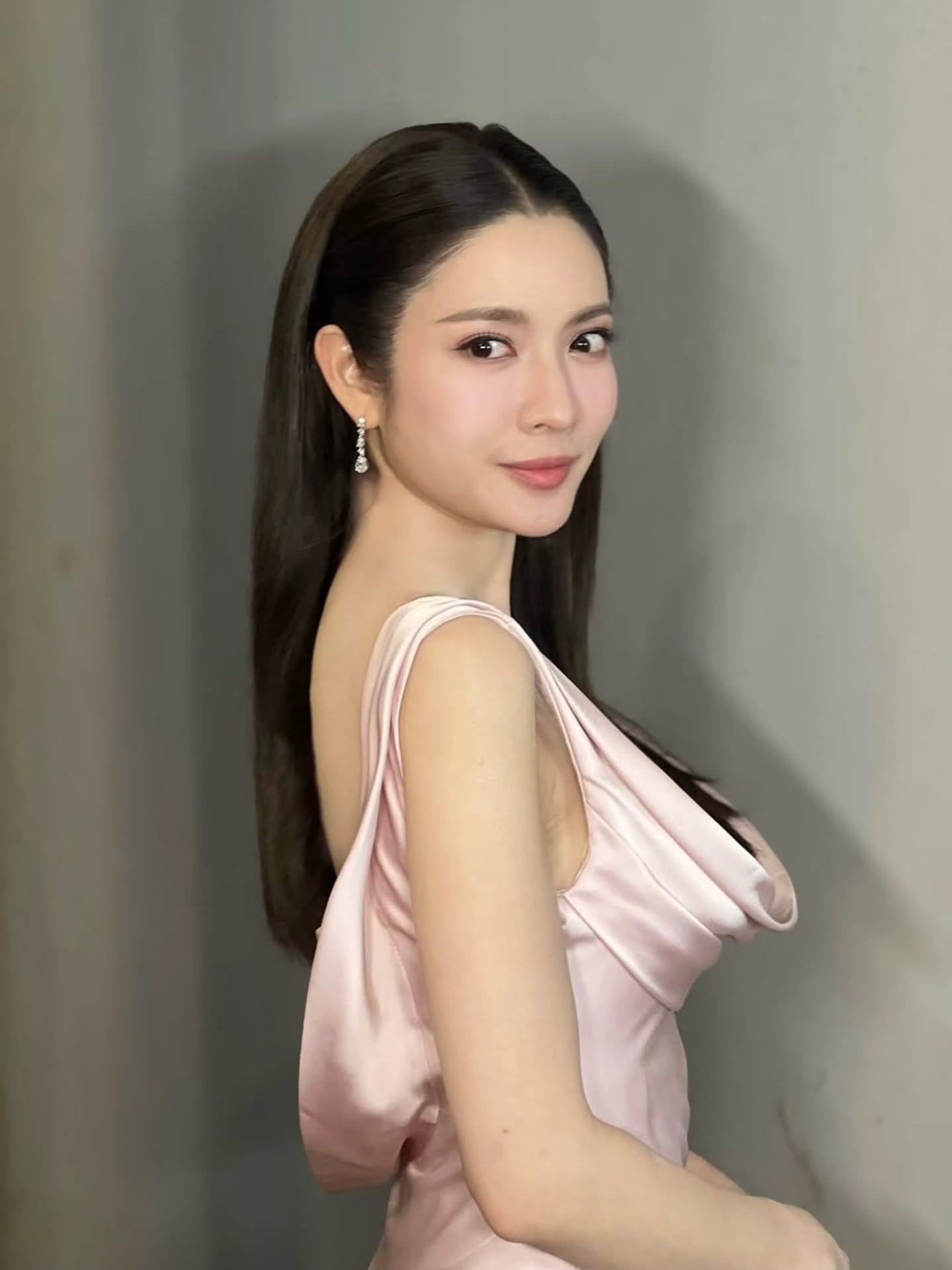 แอฟ - ทักษอร ภักดิ์สุขเจริญ