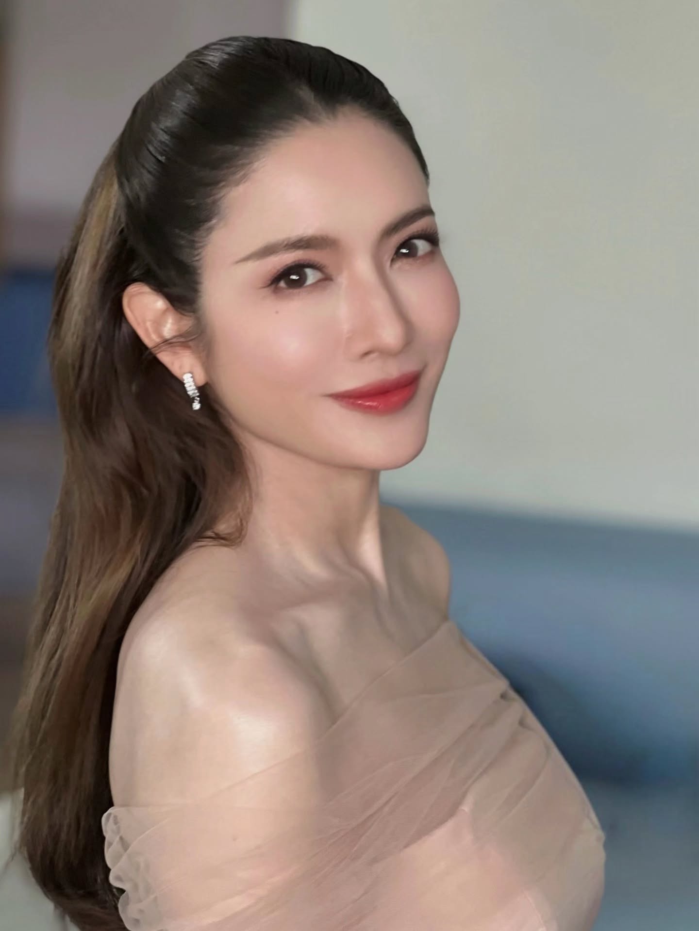 แอฟ - ทักษอร ภักดิ์สุขเจริญ