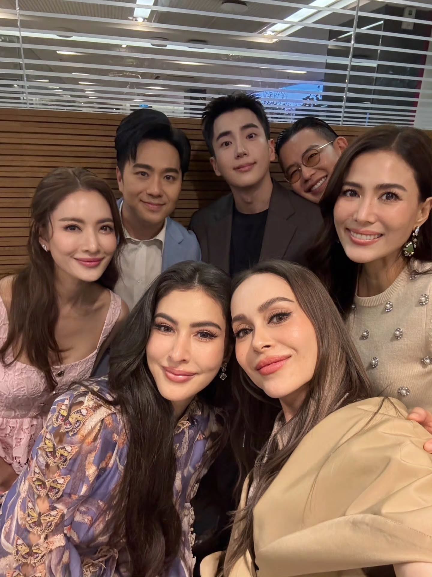 แอฟ - ทักษอร ภักดิ์สุขเจริญ