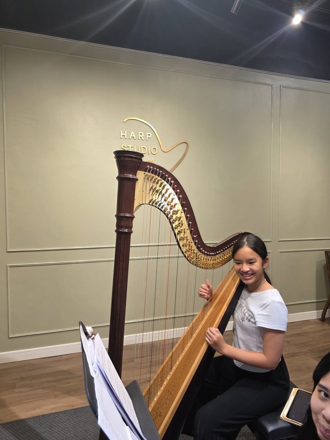 แอฟ - ทักษอร ภักดิ์สุขเจริญ