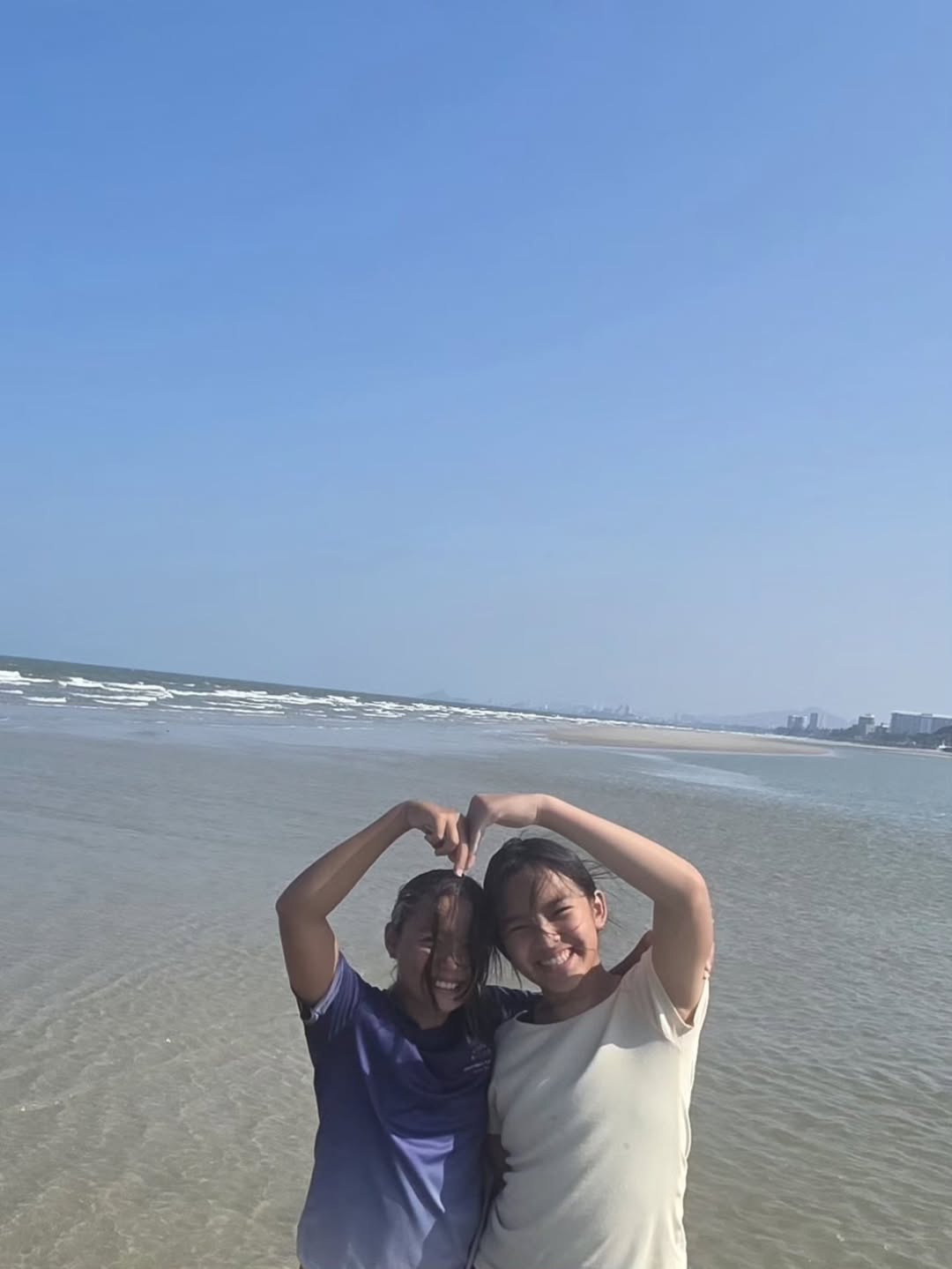 แอฟ - ทักษอร ภักดิ์สุขเจริญ