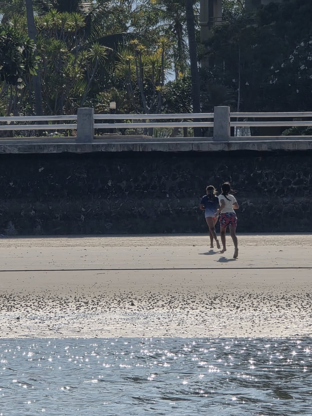 แอฟ - ทักษอร ภักดิ์สุขเจริญ