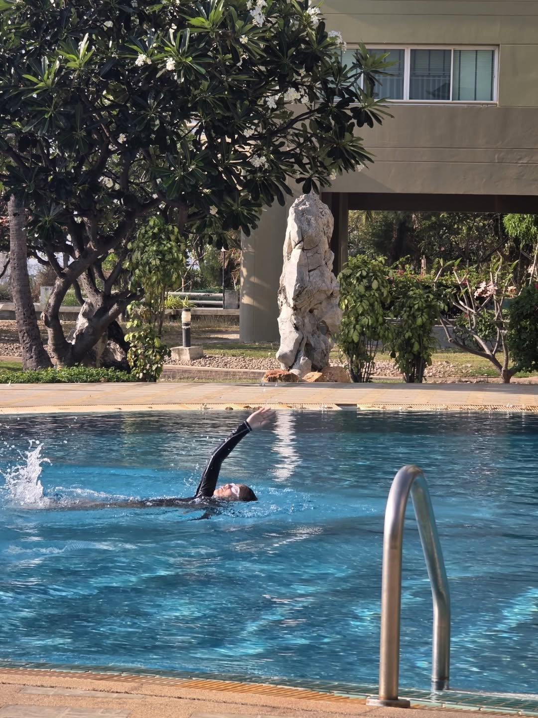 แอฟ - ทักษอร ภักดิ์สุขเจริญ