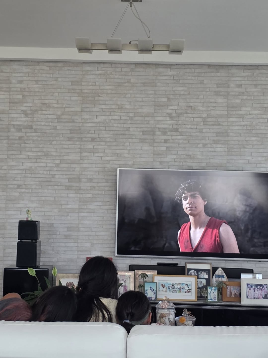 แอฟ - ทักษอร ภักดิ์สุขเจริญ