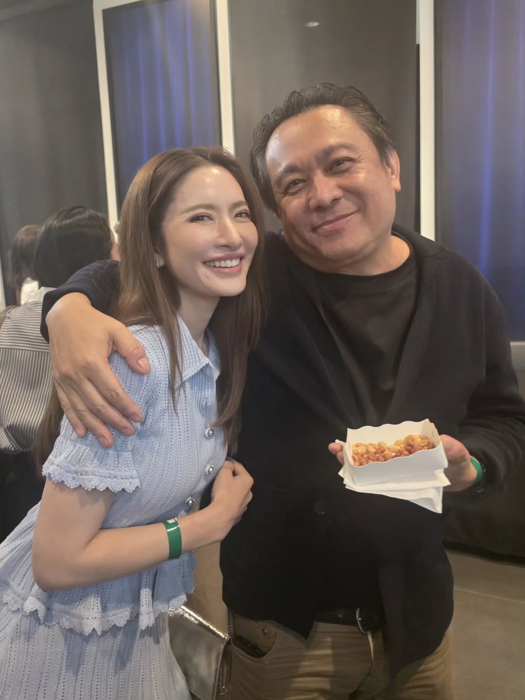 แอฟ - ทักษอร ภักดิ์สุขเจริญ