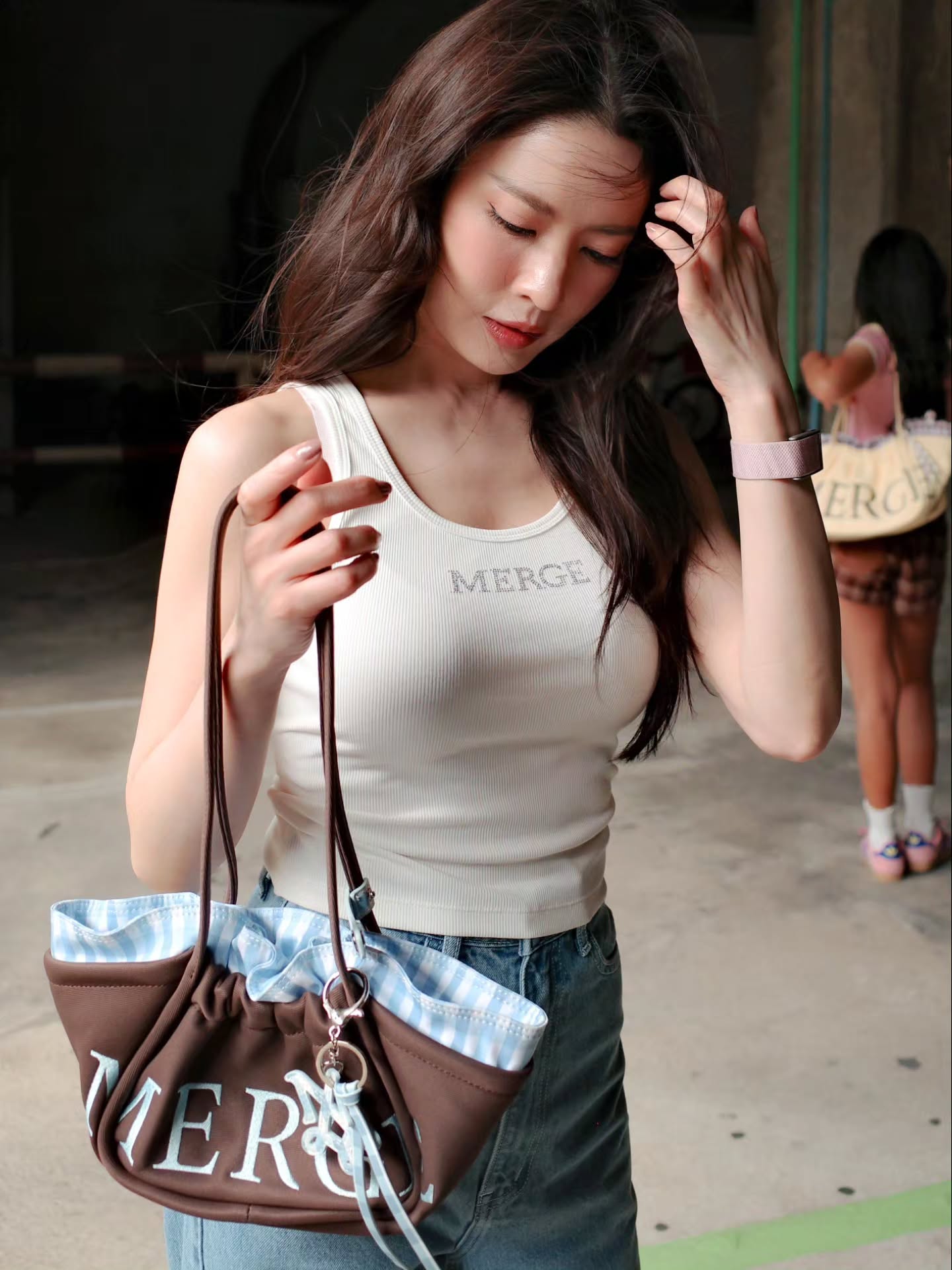 แอฟ - ทักษอร ภักดิ์สุขเจริญ