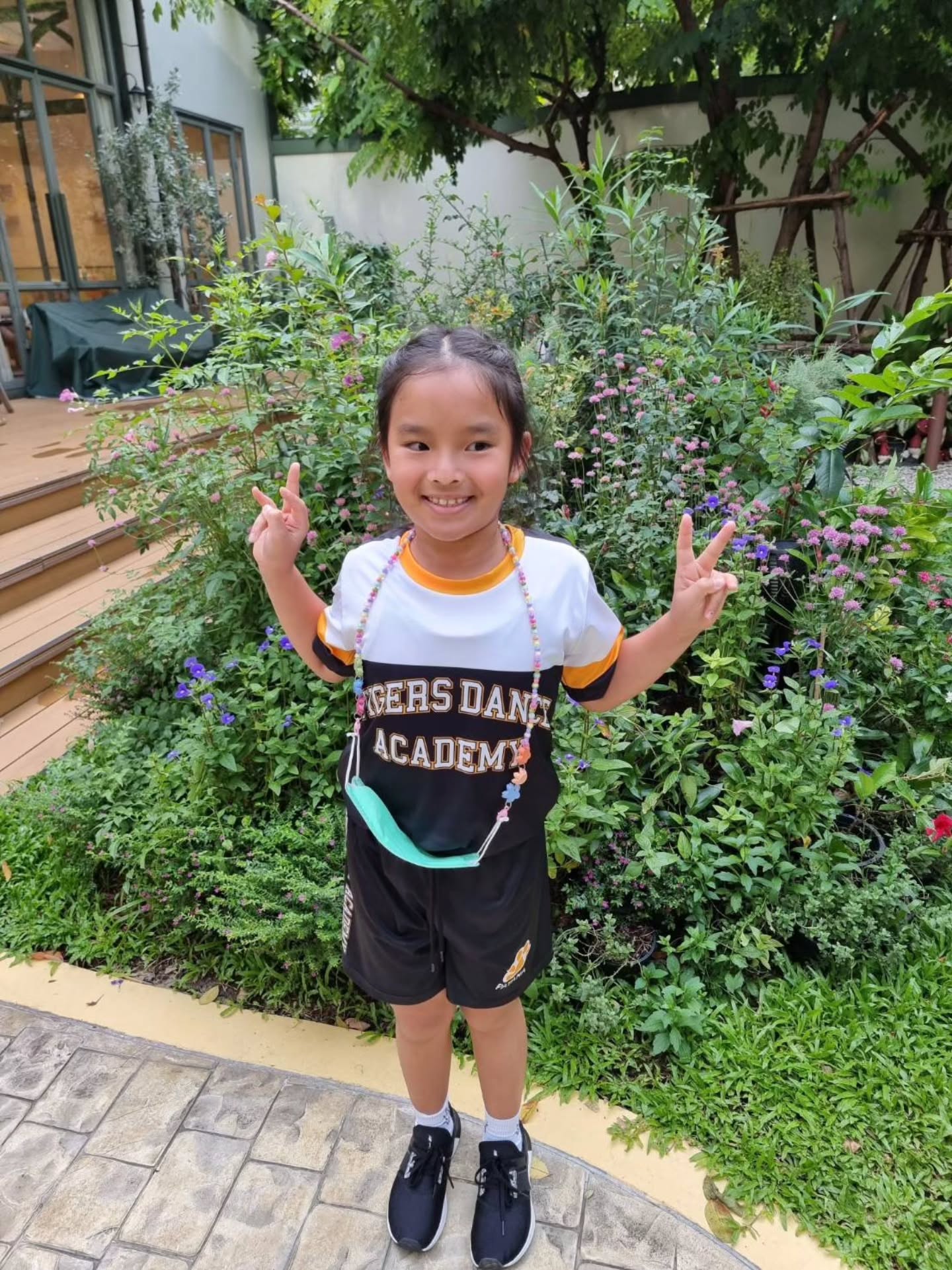 แอฟ - ทักษอร ภักดิ์สุขเจริญ