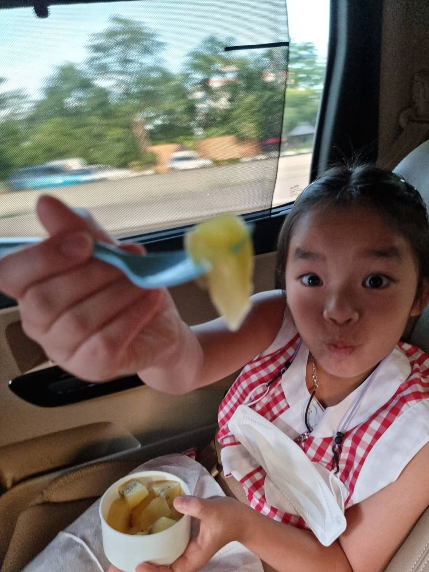 แอฟ - ทักษอร ภักดิ์สุขเจริญ