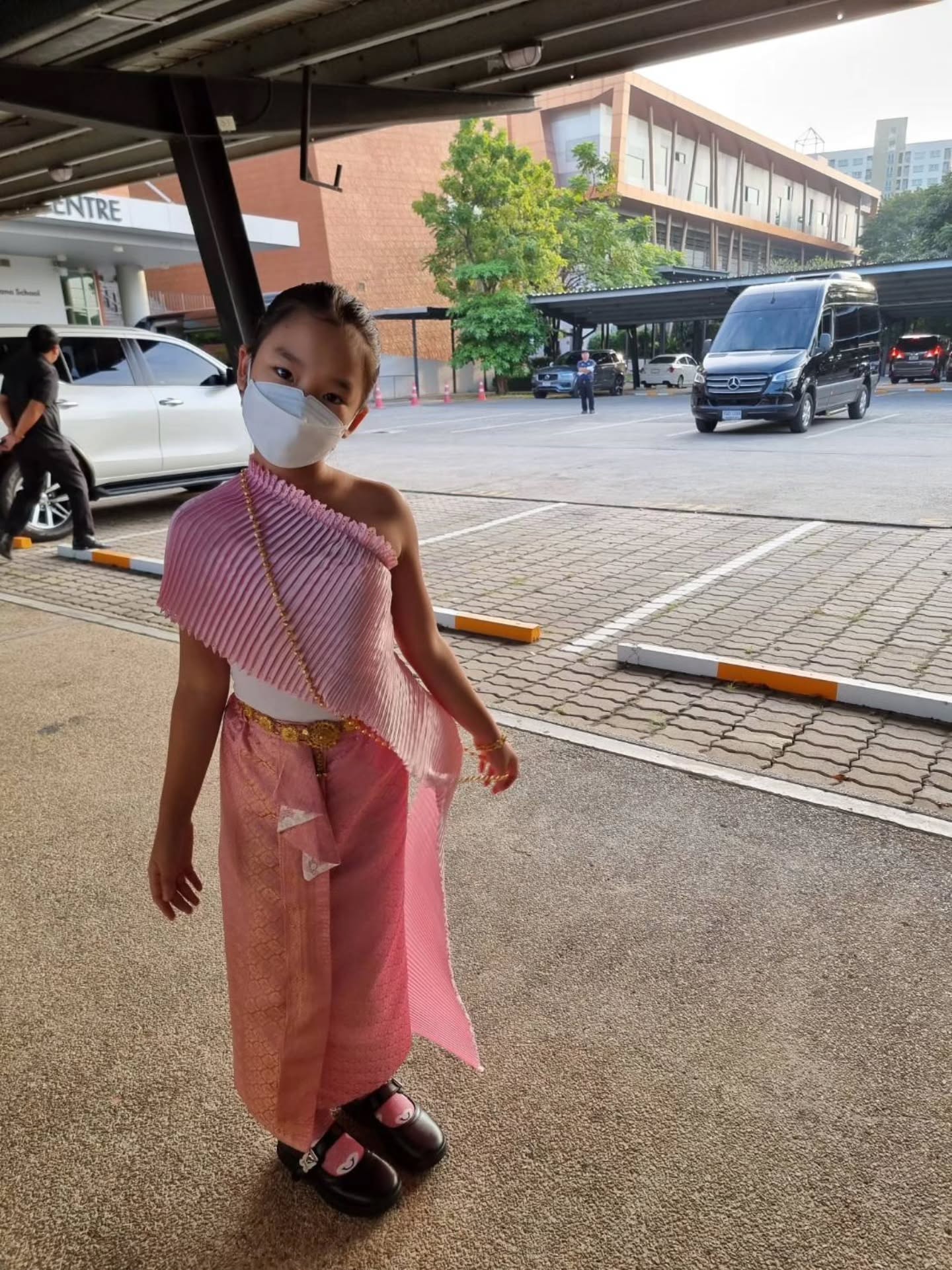 แอฟ - ทักษอร ภักดิ์สุขเจริญ