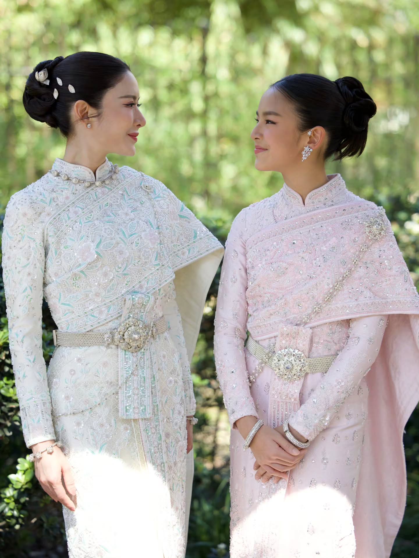 แอฟ - ทักษอร ภักดิ์สุขเจริญ