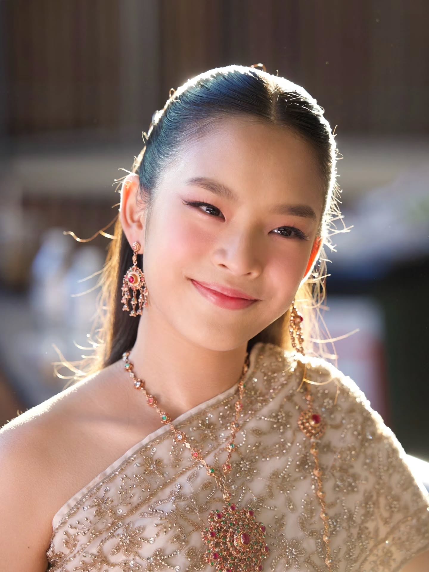 แอฟ - ทักษอร ภักดิ์สุขเจริญ