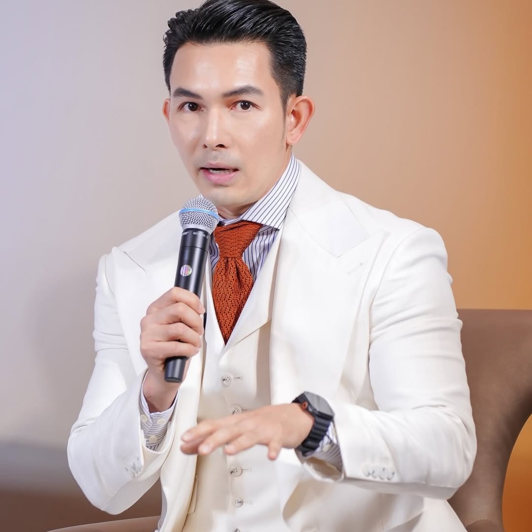 อั้ม - อธิชาติ ชุมนานนท์