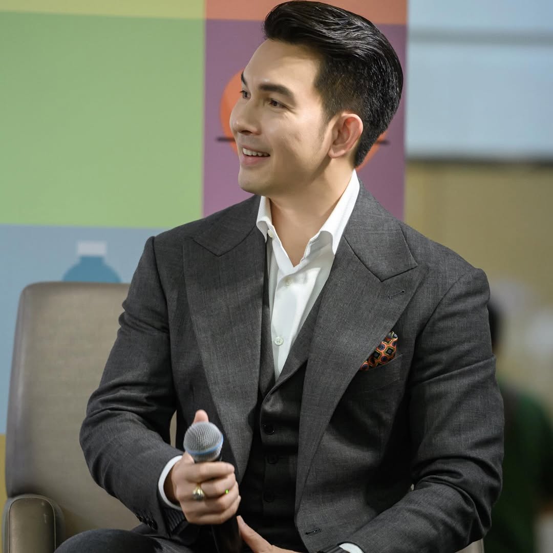 อั้ม - อธิชาติ ชุมนานนท์