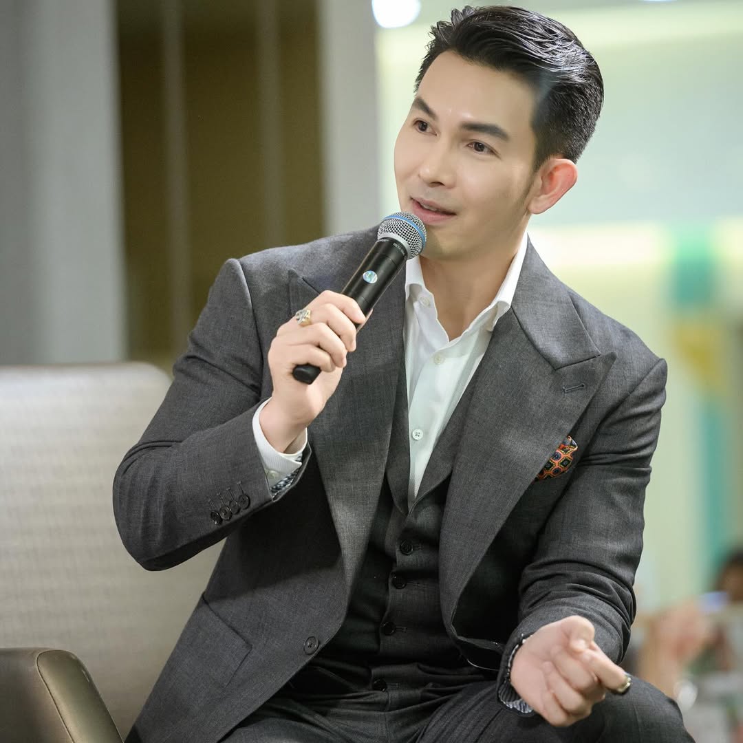 อั้ม - อธิชาติ ชุมนานนท์